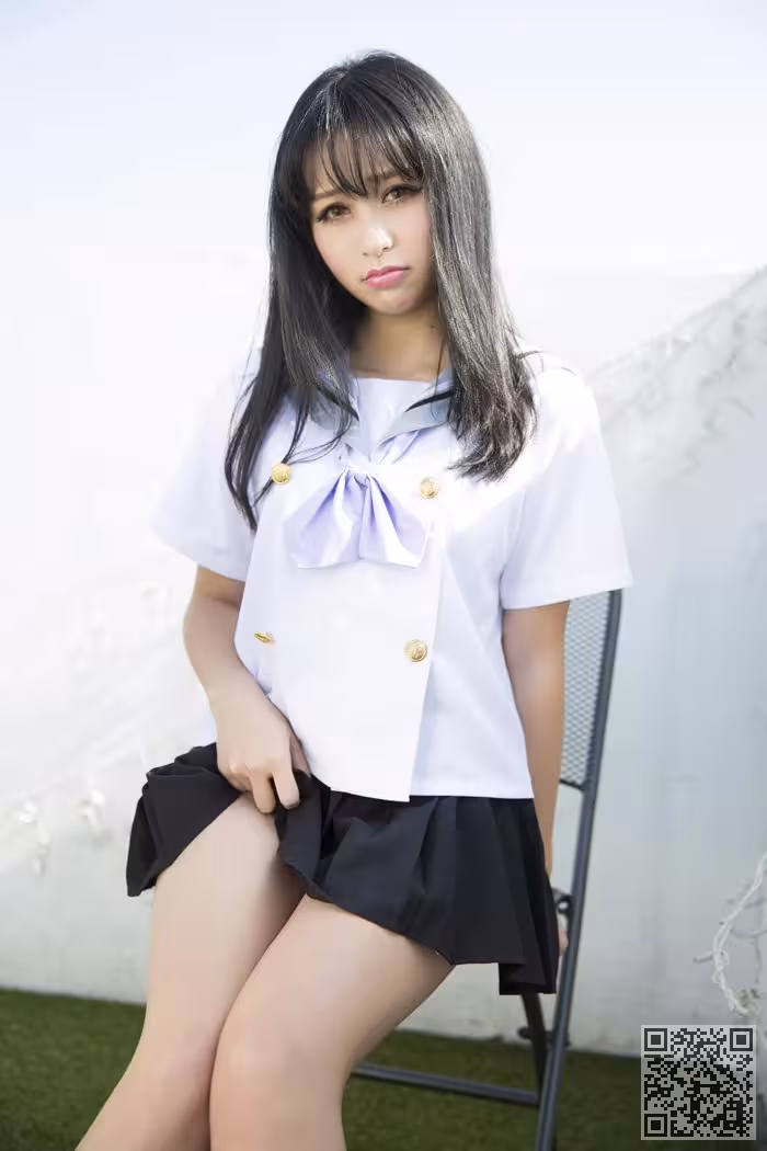 日系妹子Sora迷人学生制服玩跳蛋
