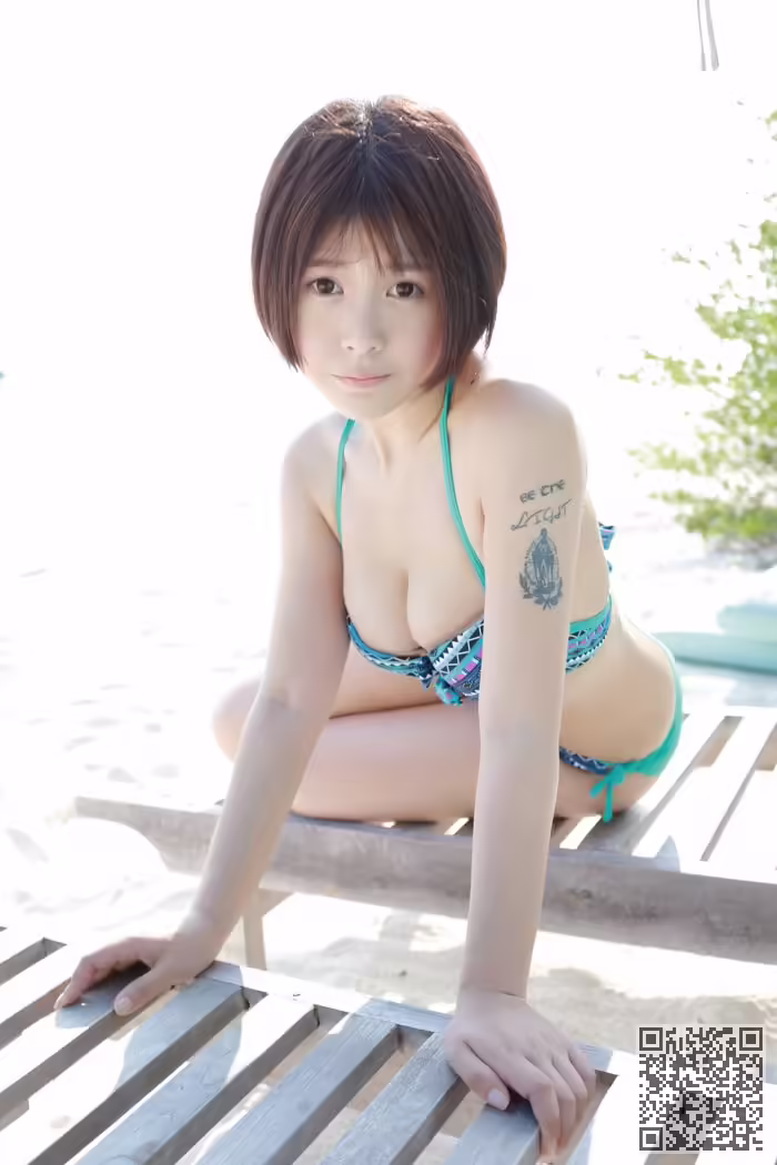 学生妹、艾莉、湿身、美乳