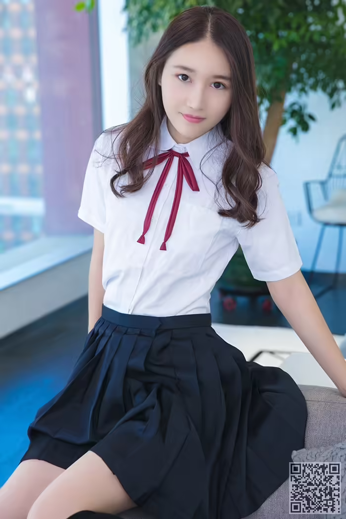 妹子、魏扭扭、制服