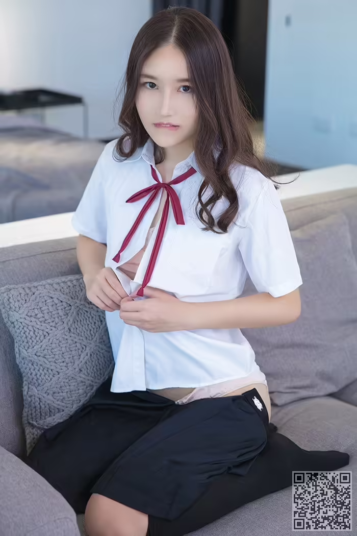 妹子、魏扭扭、制服