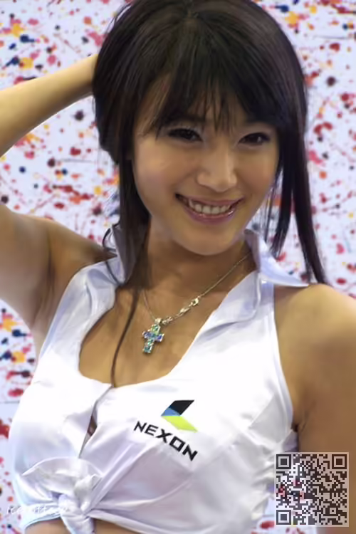 美女车模