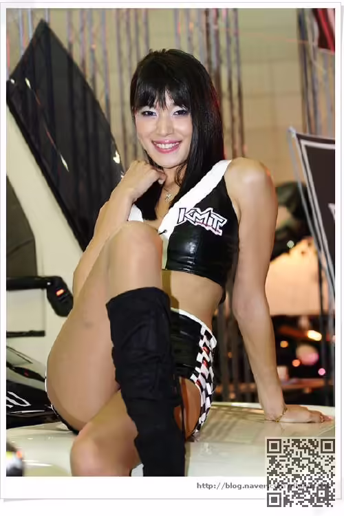 美女车模