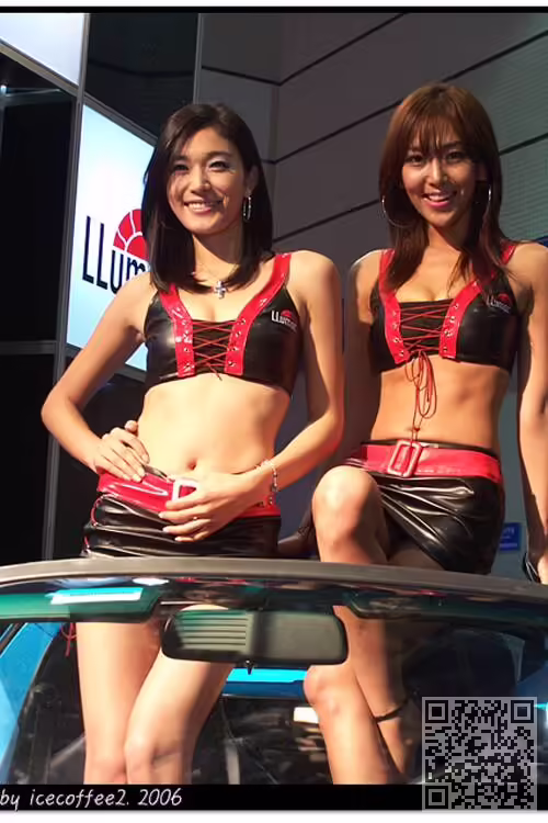 美女车模
