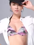 2011年起亚焦维维安的模型变成性感女神