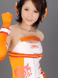 穿黄色衣服性感美女F1车型非常抢眼