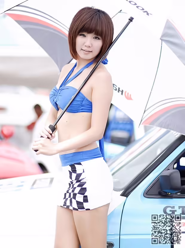 美女车模