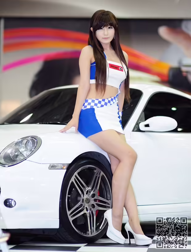 美女车模