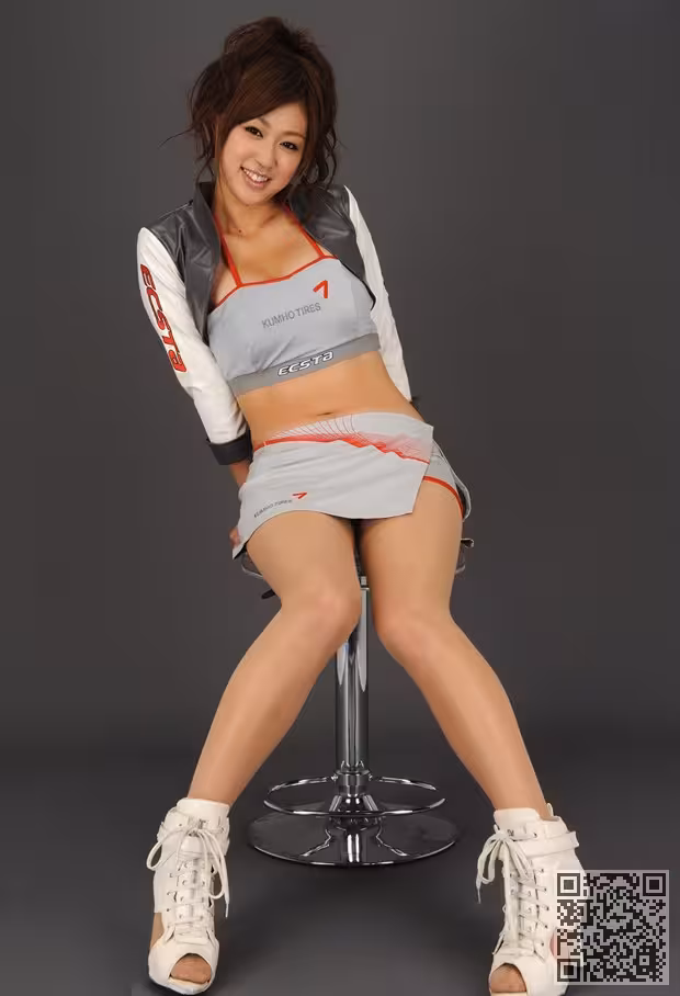日本机车宝贝长奈津g秀乳沟