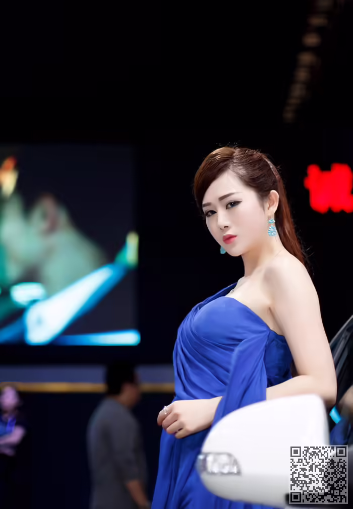 美女车模、罗梦轩