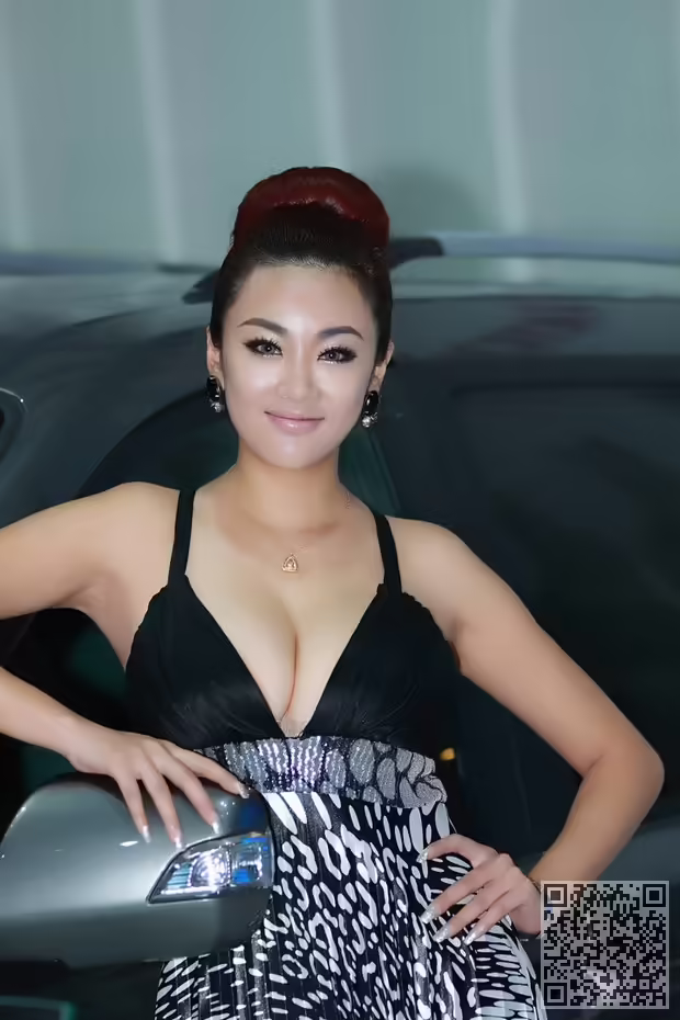 宝马车模、美腿