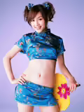 超级女声韩维演绎另类性感的旗袍