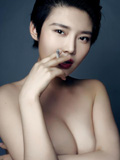性感的女演员冬季保健的女性健康