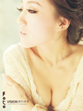 围丰满骄傲迷人的居家小的年轻女子