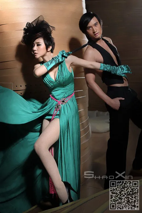 第三个人是安装在野生写真集、写真集、男人装、阿朵