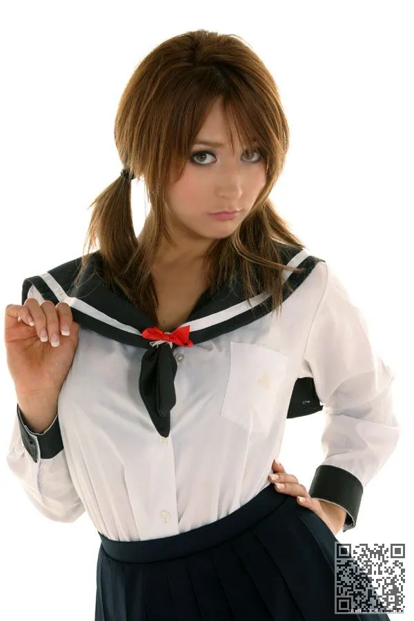 混血美利亚・迪桑学生服装