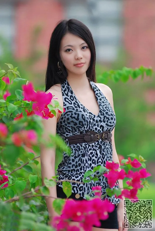 纯美大学女生的脸,如白玉形状是非常积极的、女生