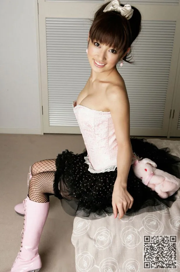 日本性感美女kumada黑曜石妩媚的动作让人们非常的举动、性感美女