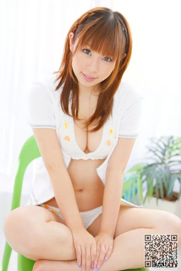 极品女孩倍原かな完成新的性感照片、性感图片