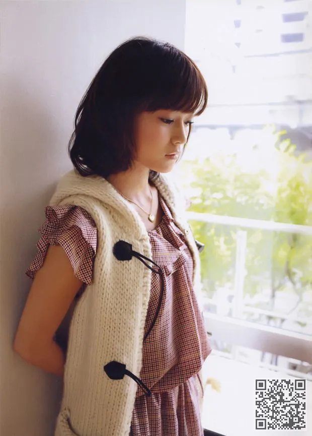 日本美女龟井绘里写真套图