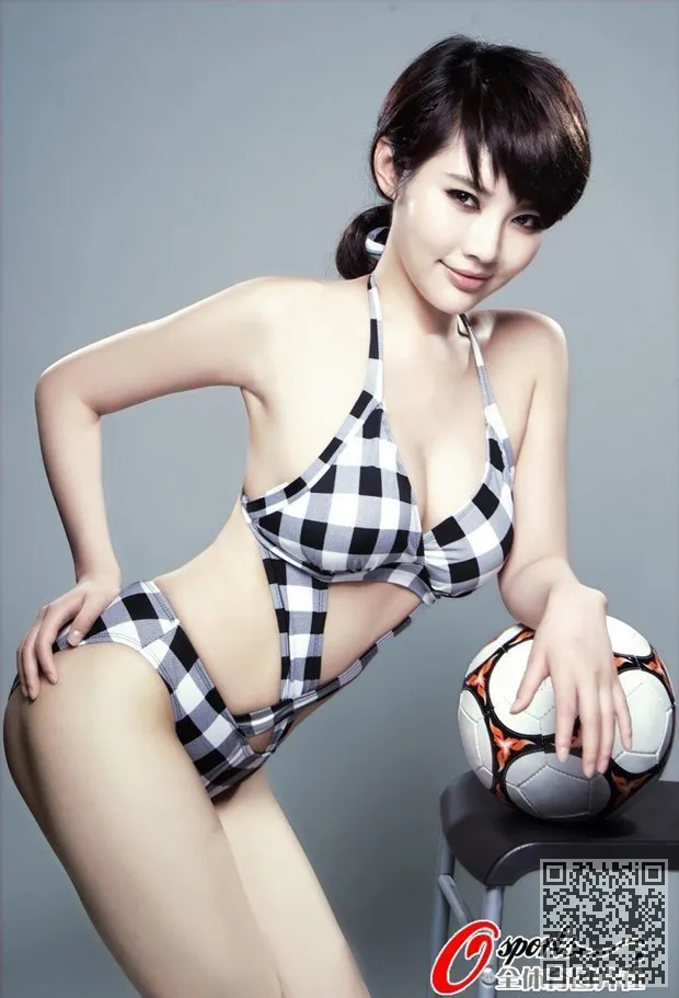 篮球宝贝徐冬冬比基尼拍写真 尽展傲人身材