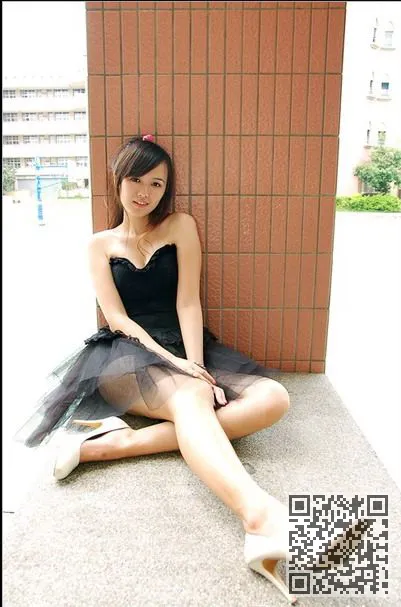 80后美腿幼师自拍秀