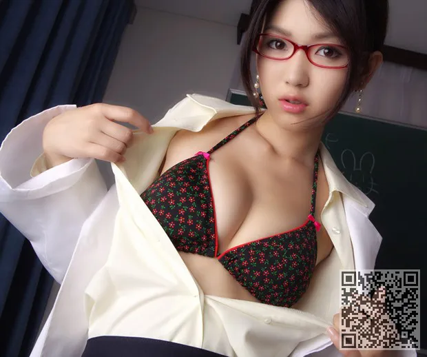 日本木材μ魏辊是一个美丽的女孩说当她丝袜诱惑、美少女