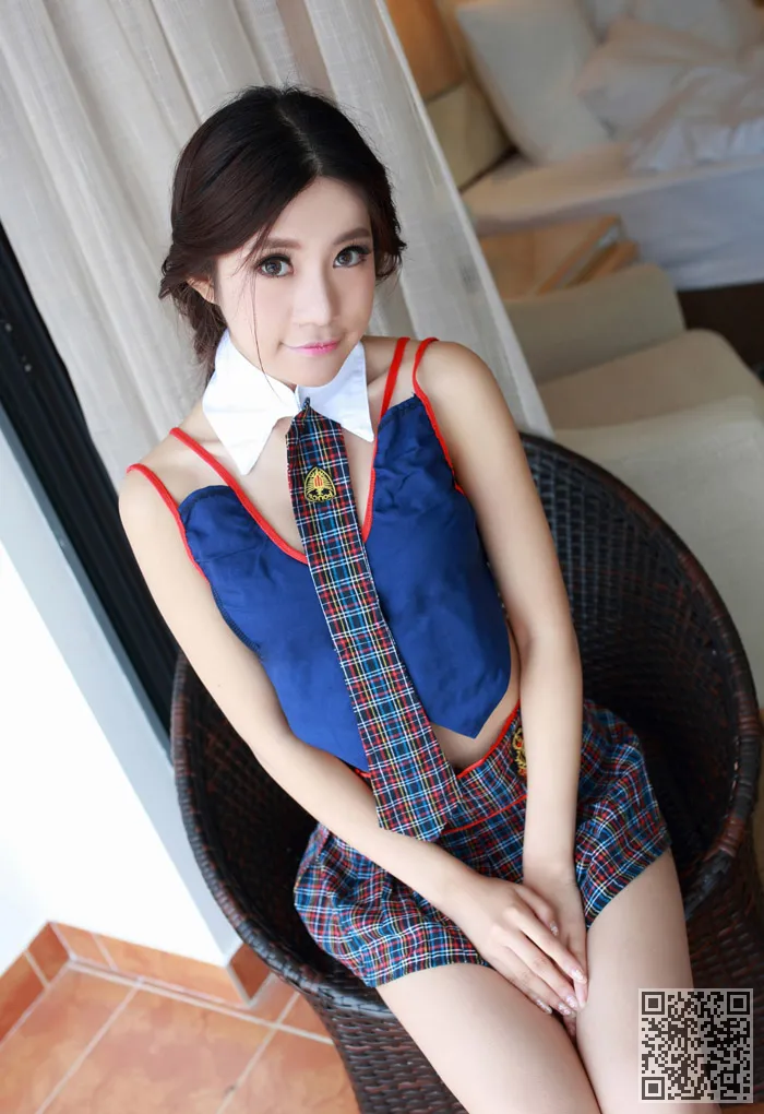 学生的妹妹伊贾齿龈大胆玩制服诱惑