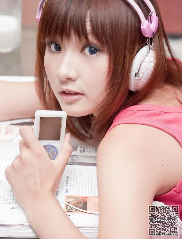 纯粹的气球液体大眼睛的女孩、大眼睛、水汪汪