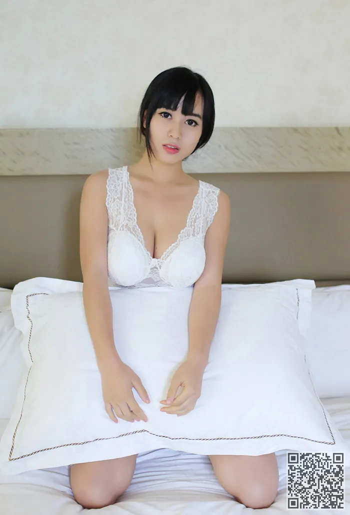 黄可mm性感泡泡浴隐隐约约现巨乳