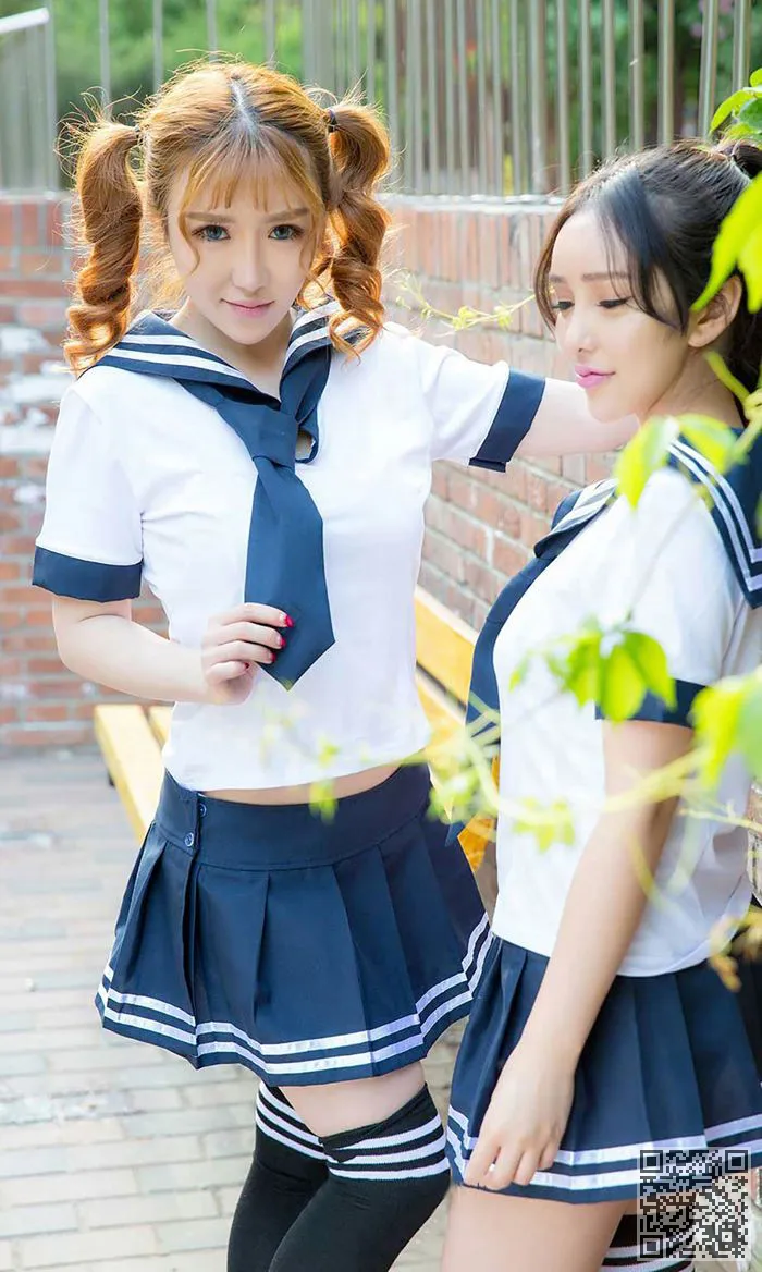 推女郎姐妹花室内大尺度私房照