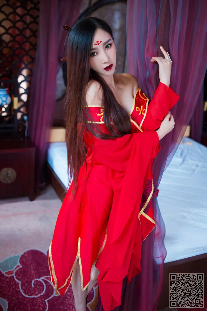 现代东方不败邹晶晶另类性感写真