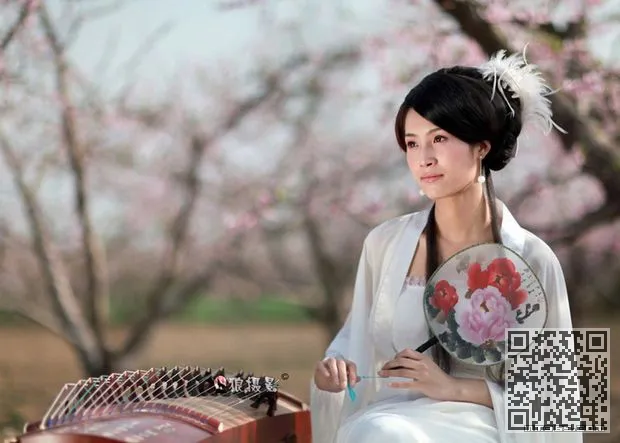 桃花深处惊险美丽娇娘