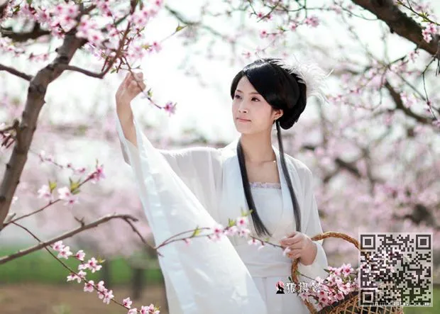 桃花深处惊险美丽娇娘