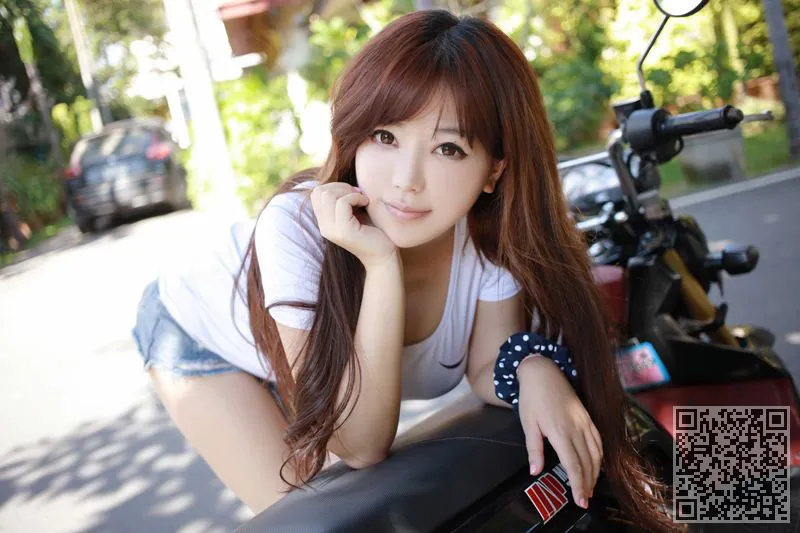漂亮的胸部婴儿vlon儿子抵御海浪的胸部、刘飞儿、波涛胸涌、美乳