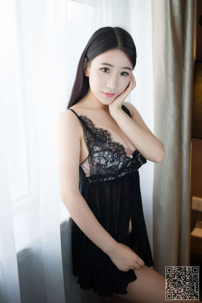 一个性感的女服务员谢主任朱之鑫头发胸部和腰部、女仆、性感、谢芷馨