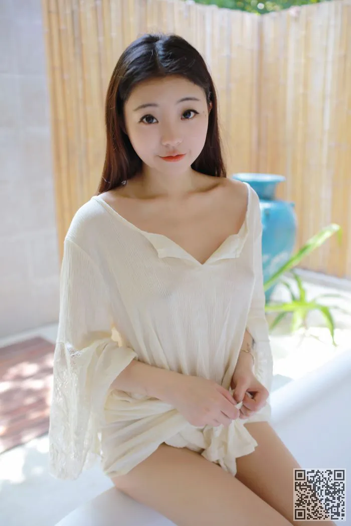 激励措施外凸女孩贝拉读玩射击角度、佘贝拉、激凸、看点、萝莉