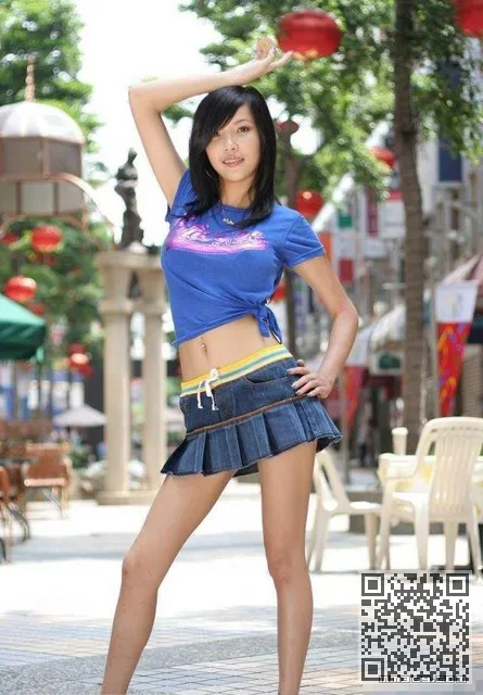 绝色美女迷人小蛮腰