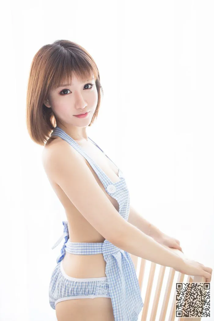 跳舞的孔雀婴儿昕薇现在统一的比基尼都无法掩饰、制服、巨乳、比基尼、童颜宝贝