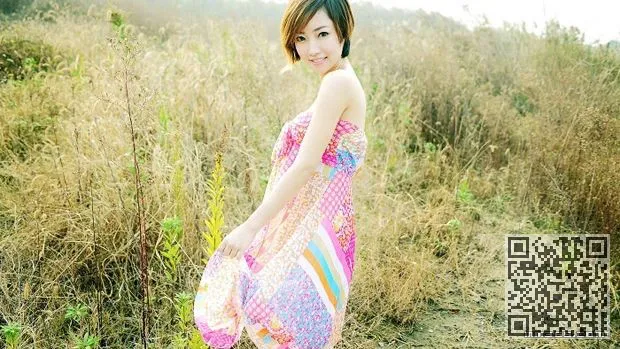凉爽的夏季的美丽少女、夏装、少女