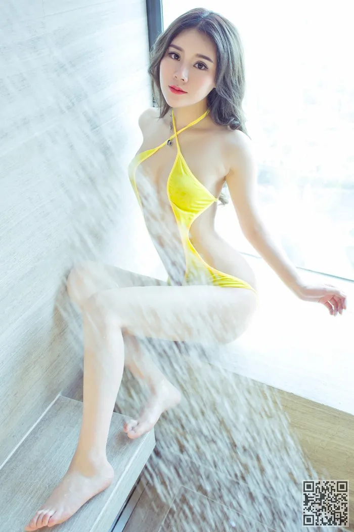 极品嫩模爱丽莎镂空旗袍妩媚十分