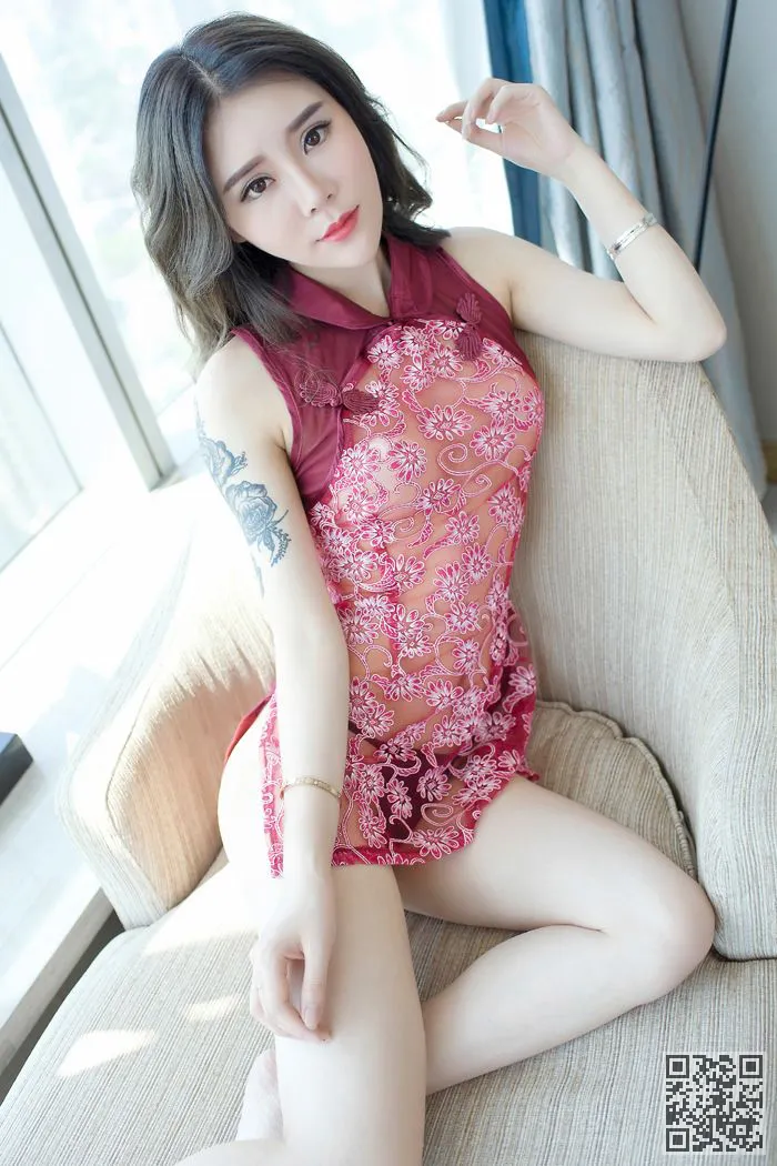 极品嫩模爱丽莎镂空旗袍妩媚十分