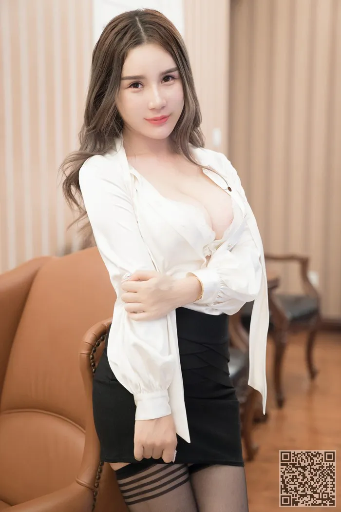 黑丝皇家姐姐陈文化OL脆制服显示美臀、御姐、美臀、陈秋雨、黑丝