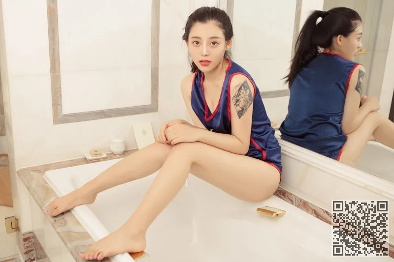 性感女神LingFei湿钩制服诱惑人的欲望、凌菲、女神、性感、湿身诱惑