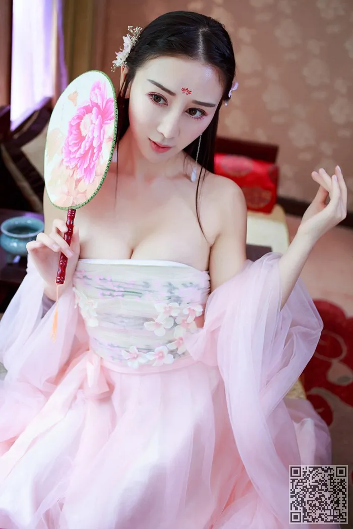 古代皇后邹晶晶真空上阵乳房这是移动、女王、真空、邹晶晶