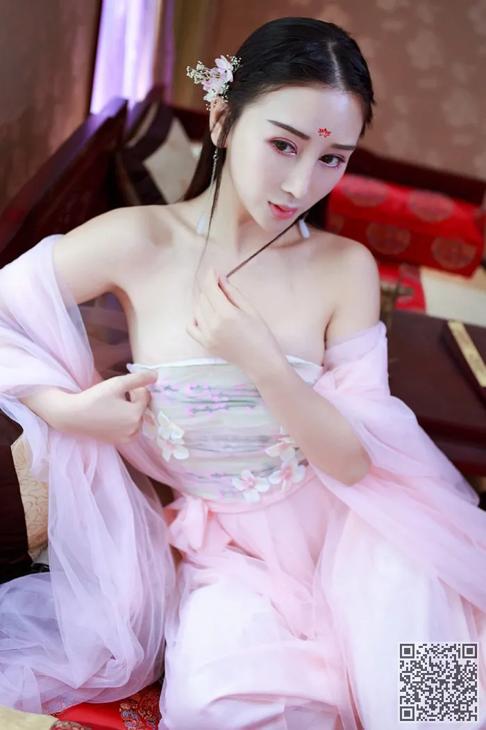 古代皇后邹晶晶真空上阵乳房这是移动、女王、真空、邹晶晶