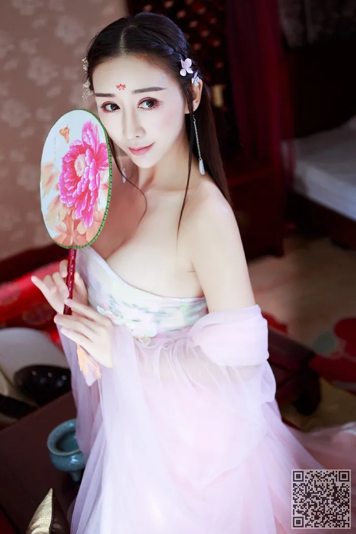 古代皇后邹晶晶真空上阵乳房这是移动、女王、真空、邹晶晶