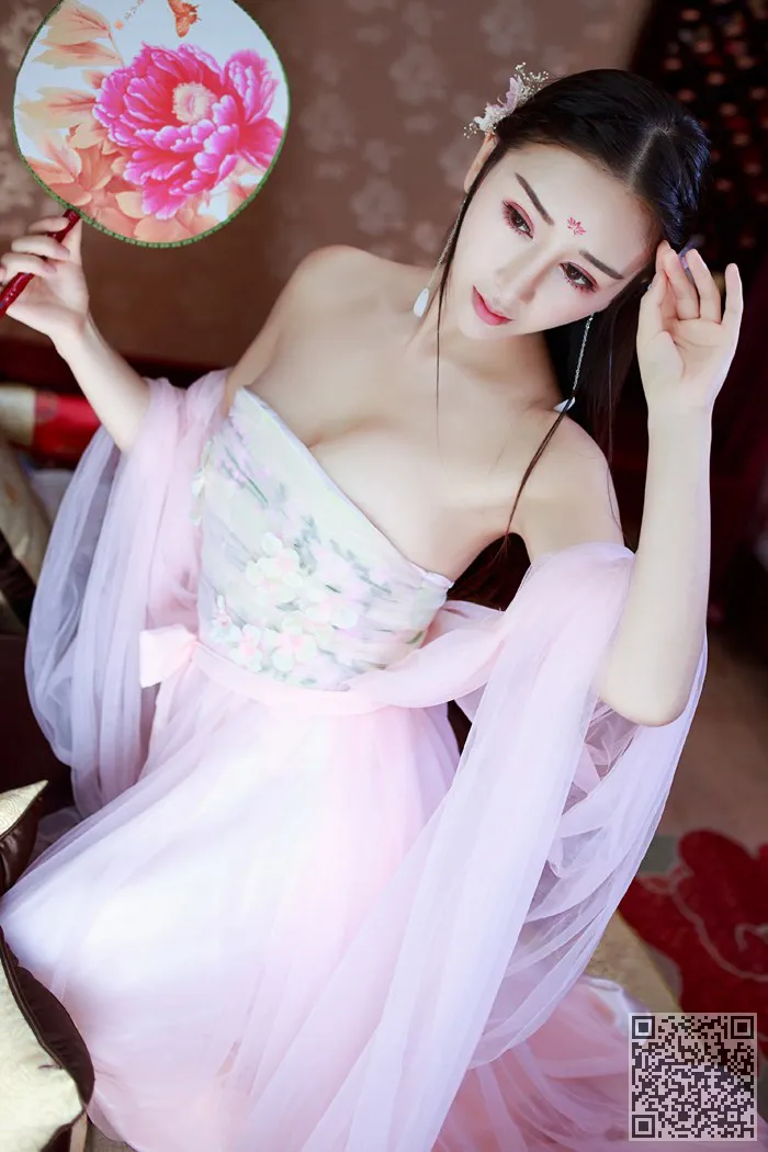 古代皇后邹晶晶真空上阵乳房这是移动、女王、真空、邹晶晶