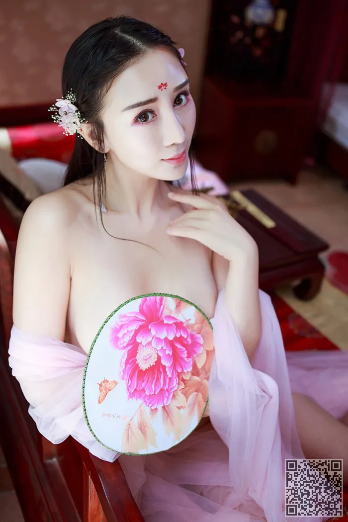 古代皇后邹晶晶真空上阵乳房这是移动、女王、真空、邹晶晶
