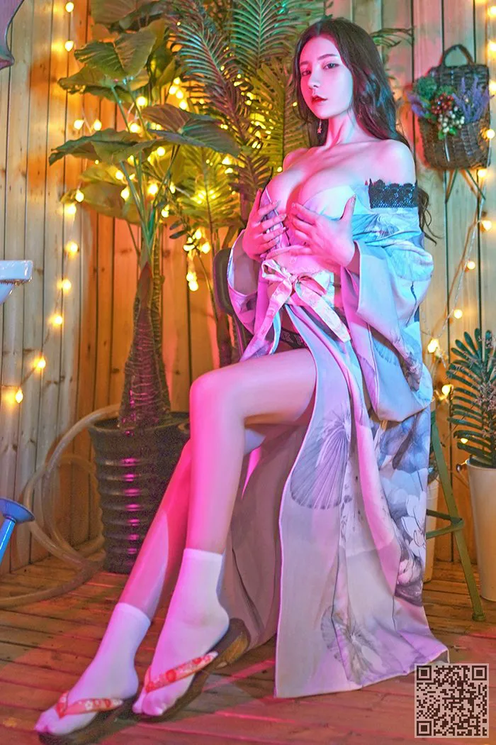 最好的美周和服半脱脆乱颤、周于希、美女、酥胸