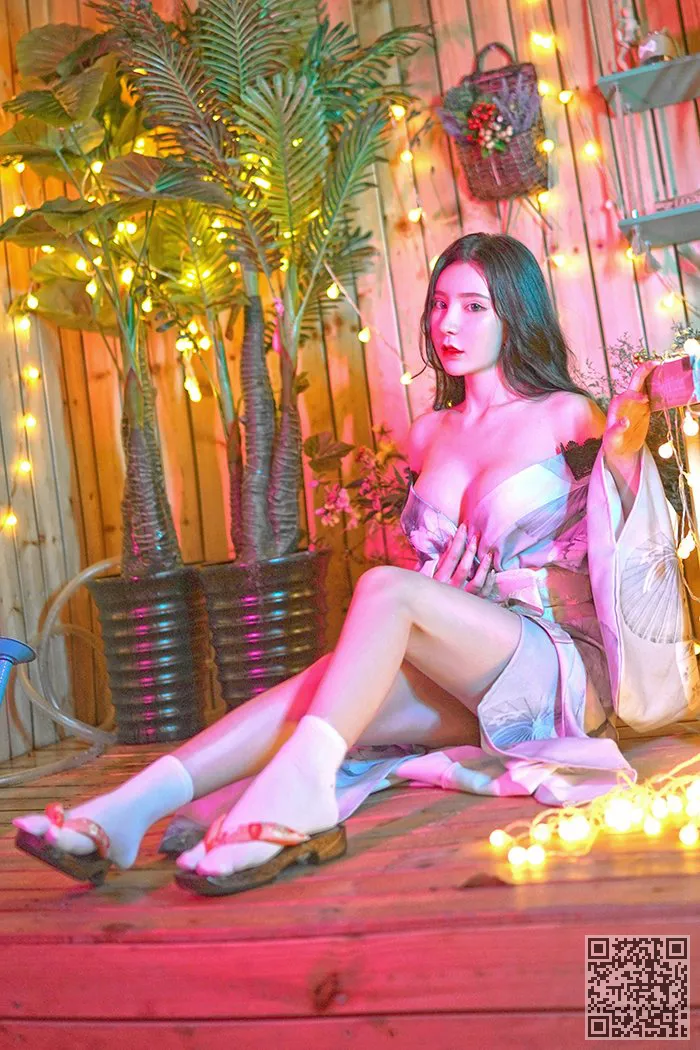 最好的美周和服半脱脆乱颤、周于希、美女、酥胸